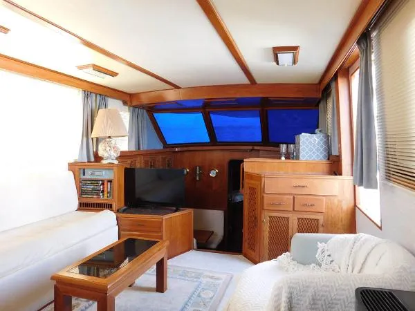 Slide: The Image of Vista Sundeck Trawler 1985 - 3