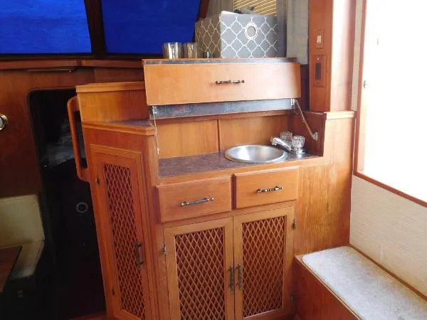 Slide: The Image of Vista Sundeck Trawler 1985 - 4