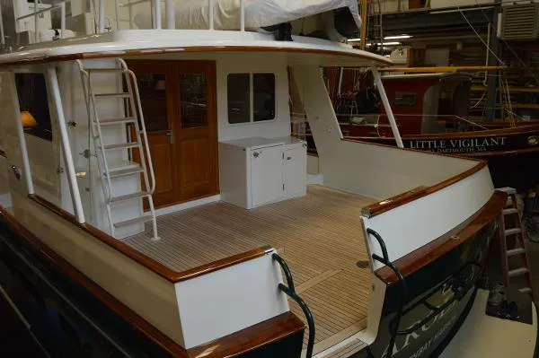 Slide: The Image of Custom Hunt Raised Pilothouse 1993 - 11