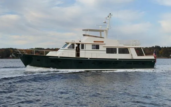 Slide: The Image of Custom Hunt Raised Pilothouse 1993 - 3