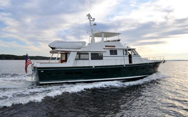 Slide: The Image of Custom Hunt Raised Pilothouse 1993 - 8