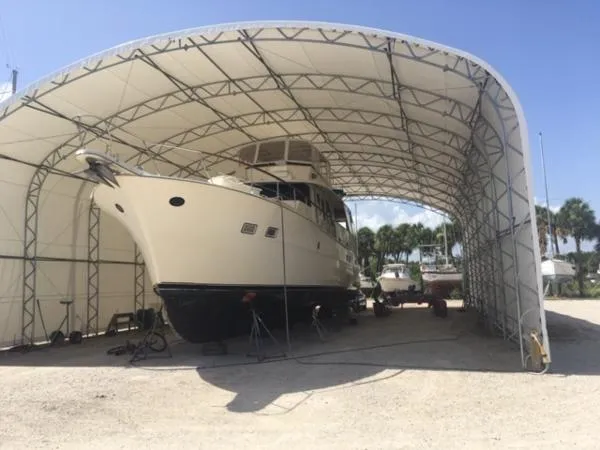 Slide: The Image of Hatteras 58 Yacht Fisherman 1974 - 11