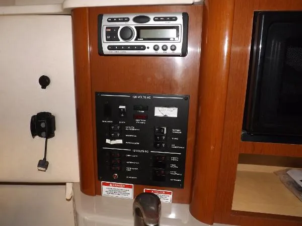 Slide: The Image of Sea Ray 240 Sundancer 2008 - 11