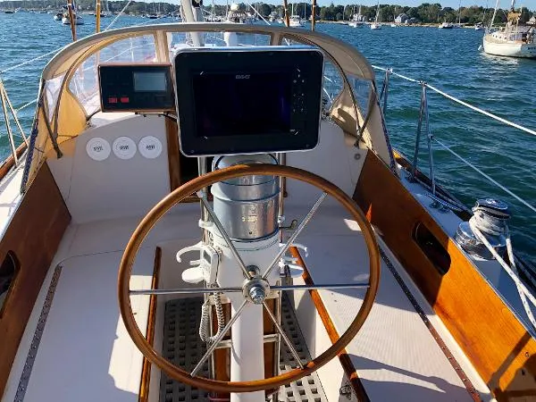 Slide: The Image of Hinckley Yachts Pilot 35 1973 - 11