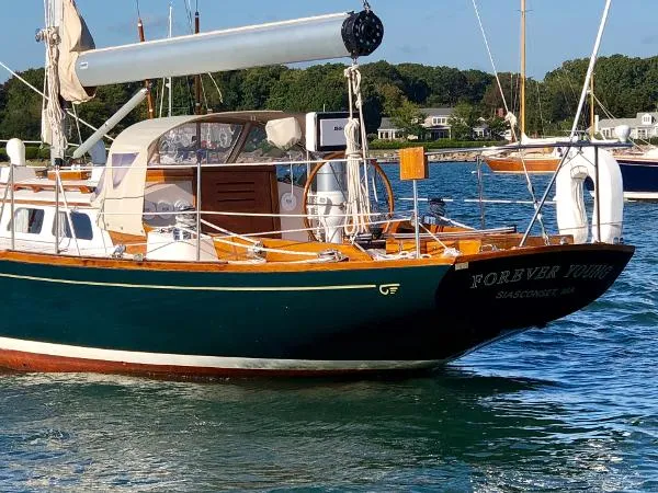 Slide: The Image of Hinckley Yachts Pilot 35 1973 - 8
