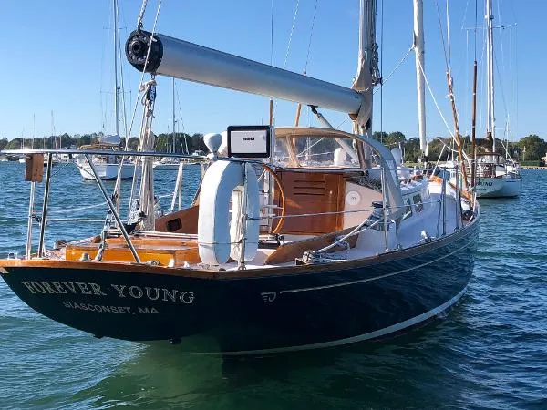 Slide: The Image of Hinckley Yachts Pilot 35 1973 - 9
