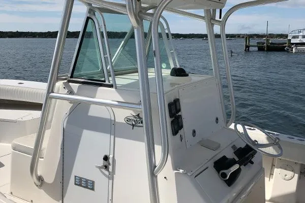 Slide: The Image of Regulator Marine 32 Forward Seating 2006 - 10