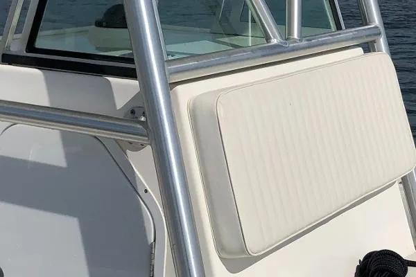 Slide: The Image of Regulator Marine 32 Forward Seating 2006 - 11