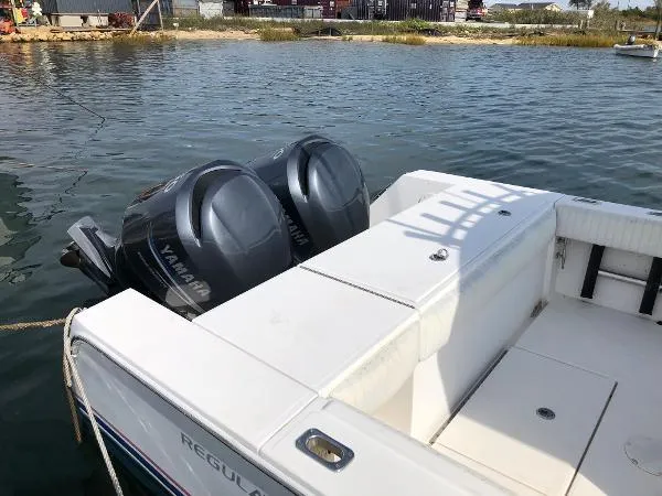 Slide: The Image of Regulator Marine 32 Forward Seating 2006 - 4