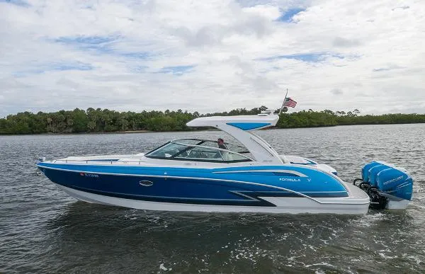 Slide: The Image of Formula 350 Crossover Bowrider 2018 - 0