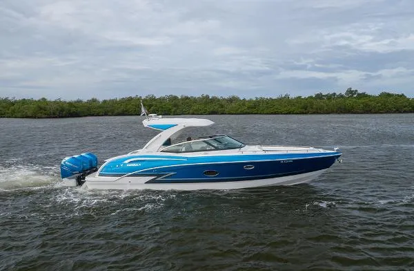 Slide: The Image of Formula 350 Crossover Bowrider 2018 - 1