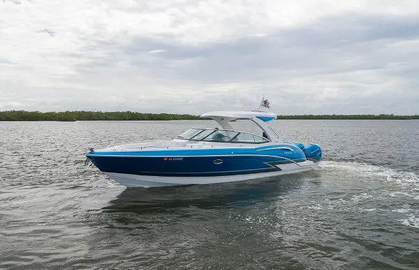Slide: The Image of Formula 350 Crossover Bowrider 2018 - 10