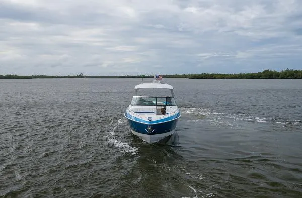 Slide: The Image of Formula 350 Crossover Bowrider 2018 - 2