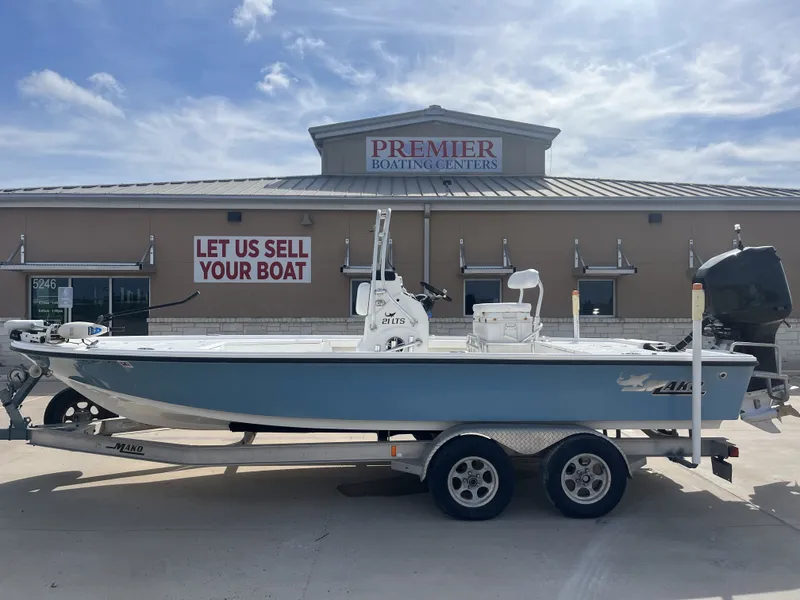The Image of 2014 Mako 21 LTS boat at Premier Boating Centers. - 1