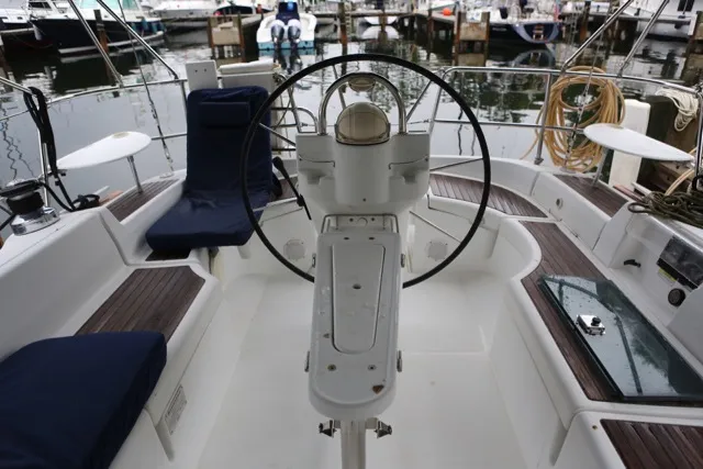 Slide: The Image of Beneteau 423 2004 - 1
