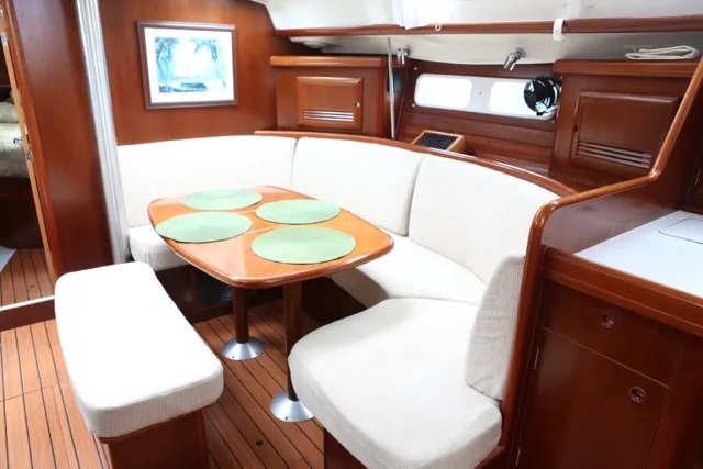 Slide: The Image of Beneteau 423 2004 - 10