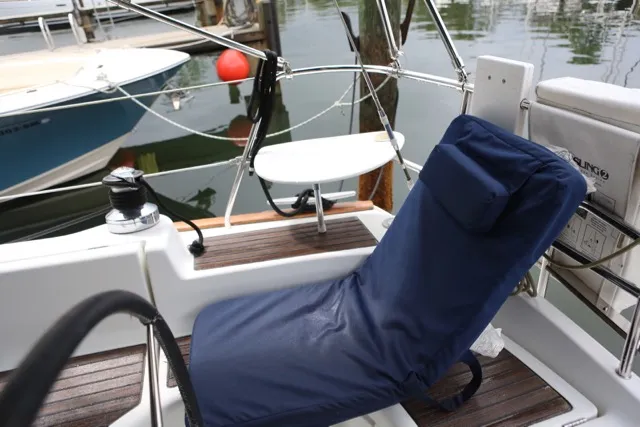 Slide: The Image of Beneteau 423 2004 - 5