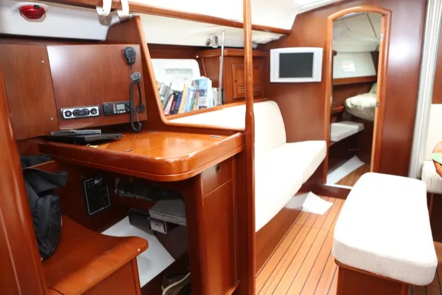 Slide: The Image of Beneteau 423 2004 - 8