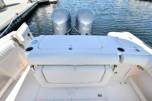Slide: The Image of Grady-White 27 Center Console 2012 - 10