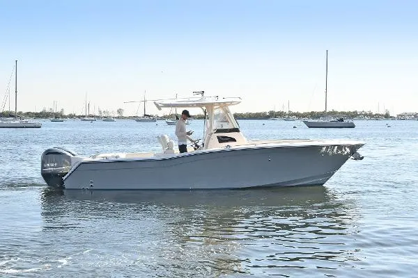 Slide: The Image of Grady-White 27 Center Console 2012 - 4