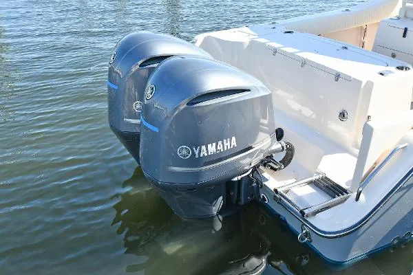 Slide: The Image of Grady-White 27 Center Console 2012 - 7