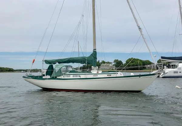 Slide: The Image of Hinckley Yachts Pilot 1971 - 6
