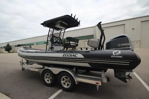 Slide: The Image of Zodiac Open 7 NEO T-Top 250hp In Stock 2021 - 4