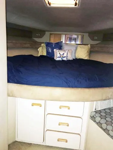 Slide: The Image of Sea Ray 440 Sundancer 1994 - 11