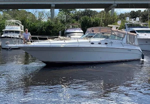 Slide: The Image of Sea Ray 440 Sundancer 1994 - 2