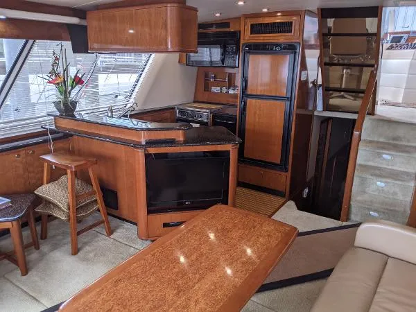Slide: The Image of Meridian 490 Pilothouse 2007 - 1