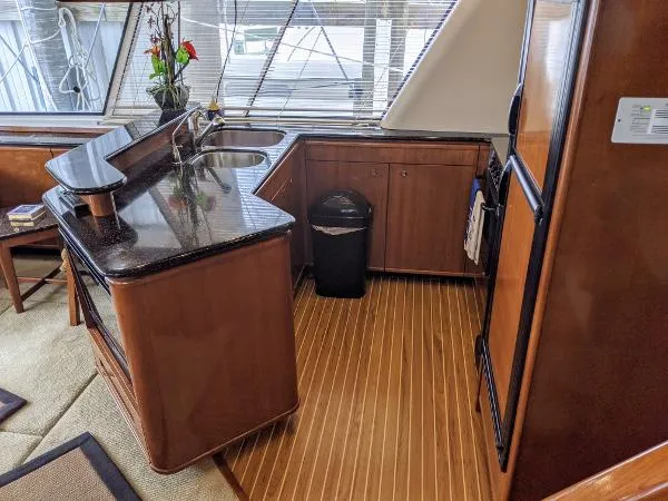 Slide: The Image of Meridian 490 Pilothouse 2007 - 10