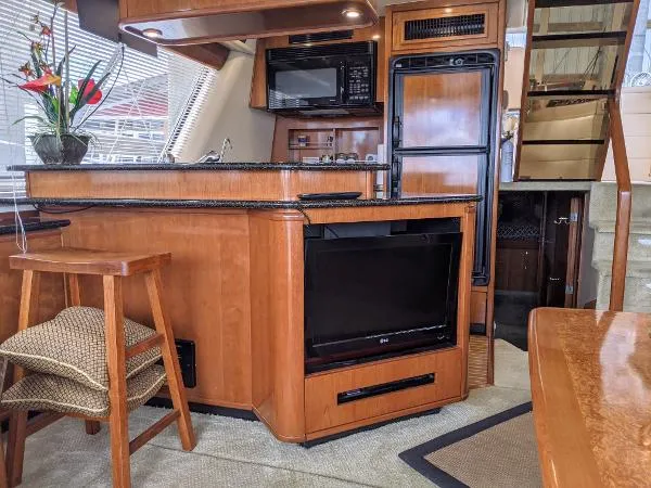 Slide: The Image of Meridian 490 Pilothouse 2007 - 3