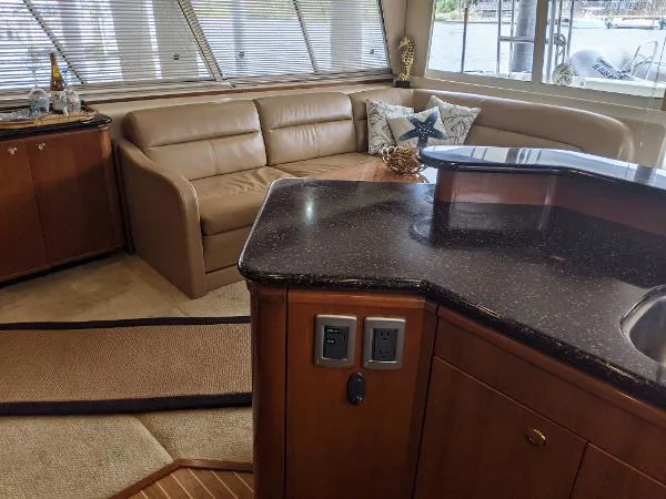 Slide: The Image of Meridian 490 Pilothouse 2007 - 4