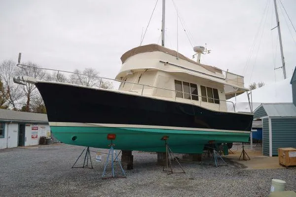 Slide: The Image of Mainship 400 Trawler 2008 - 7