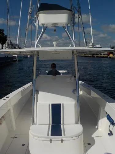 Slide: The Image of Venture 34 Center Console w/ Tower 1999 - 10