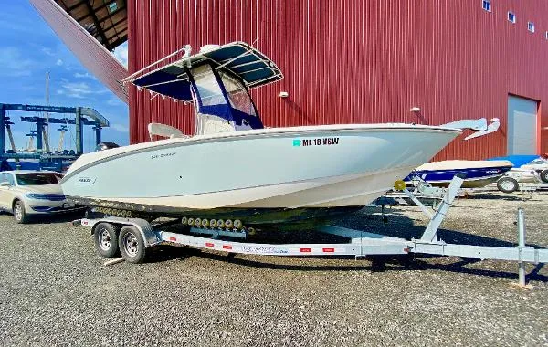 Slide: The Image of Boston Whaler 240 Outrage 2006 - 1