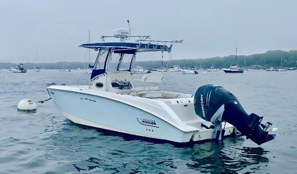 Slide: The Image of Boston Whaler 240 Outrage 2006 - 7