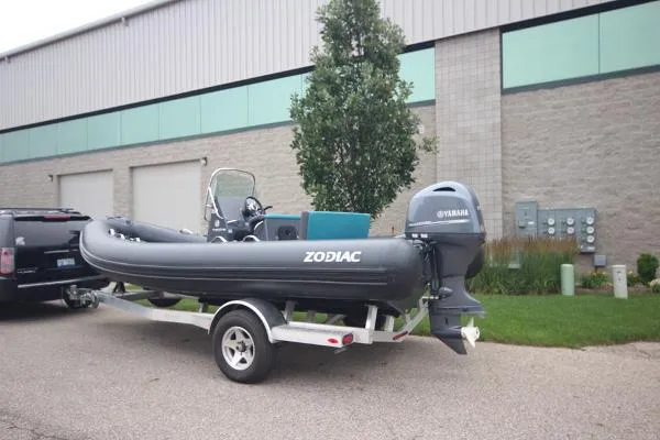 Slide: The Image of Zodiac Medline 580 NEO 115hp In Stock 2021 - 4