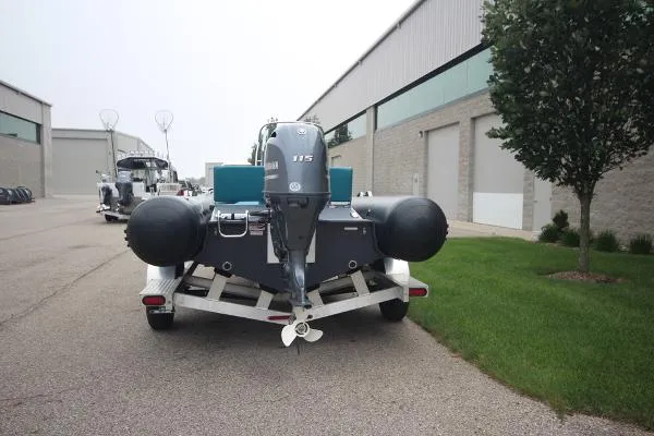 Slide: The Image of Zodiac Medline 580 NEO 115hp In Stock 2021 - 5