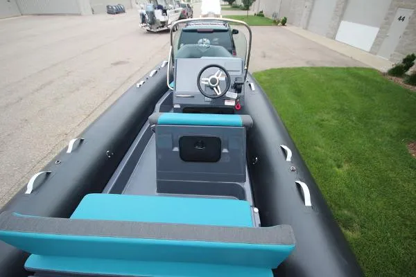 Slide: The Image of Zodiac Medline 580 NEO 115hp In Stock 2021 - 9