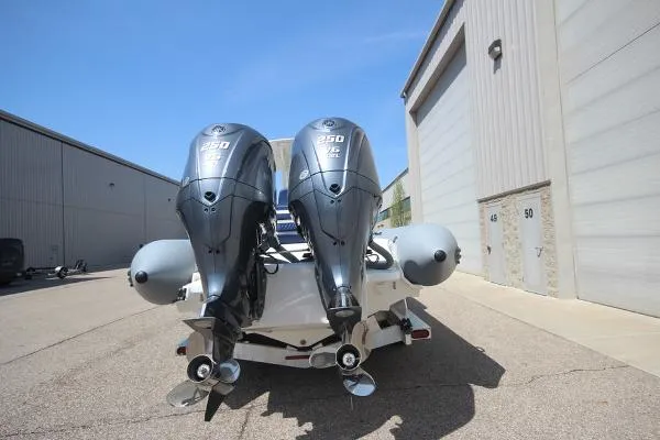 Slide: The Image of Zodiac Custom Pro 850 Optimum Twin 250hp In Stock 2022 - 5