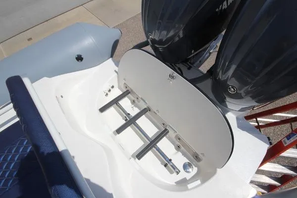 Slide: The Image of Zodiac Custom Pro 850 Optimum Twin 250hp In Stock 2022 - 7