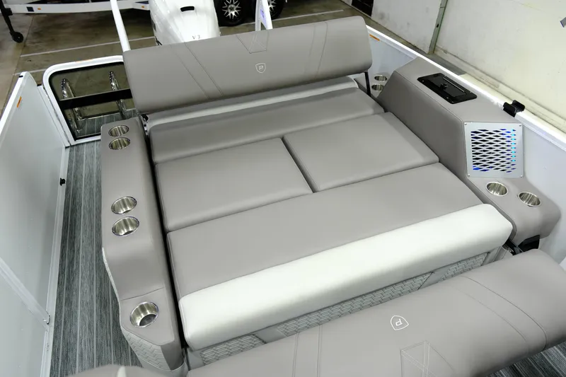 Slide: The Image of Premier 250 Intrigue RLO 2026 - 14