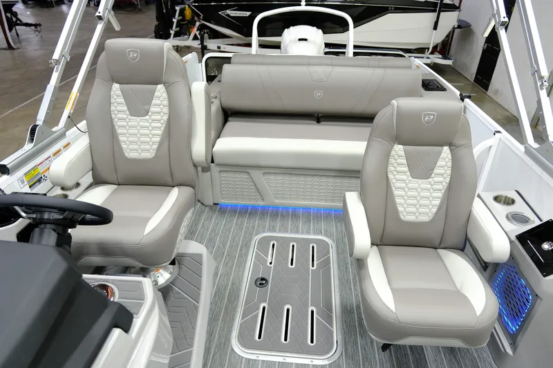 Slide: The Image of Premier 250 Intrigue RLO 2026 - 21