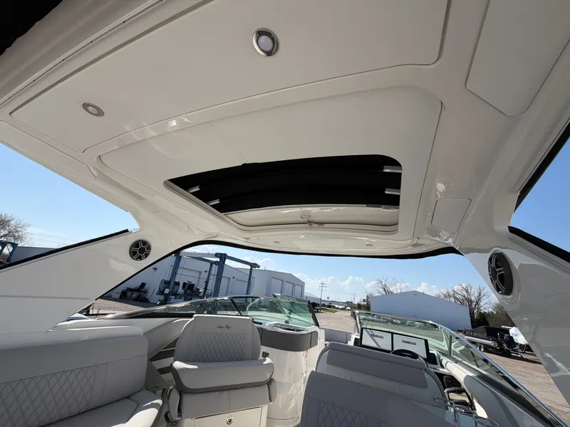 Slide: The Image of Sea Ray SLX 310 Outboard 2026 - 19