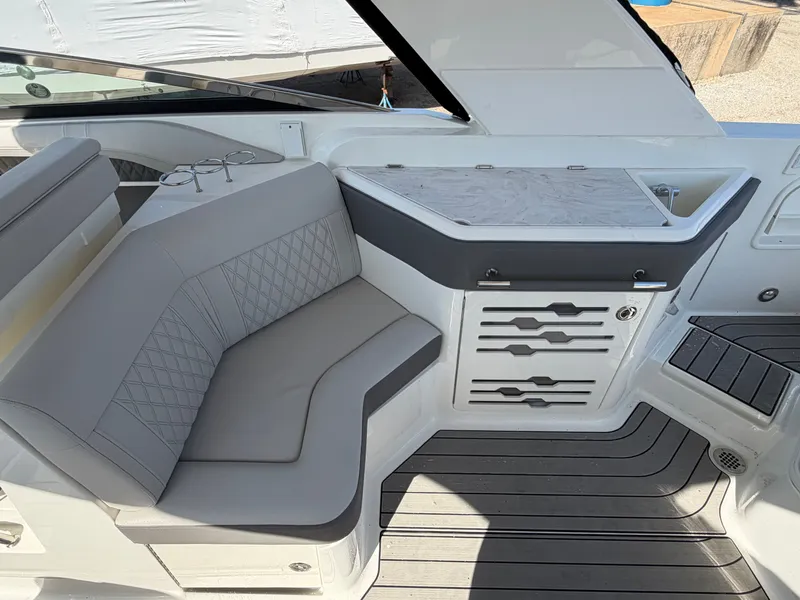 Slide: The Image of Sea Ray SLX 310 Outboard 2026 - 20