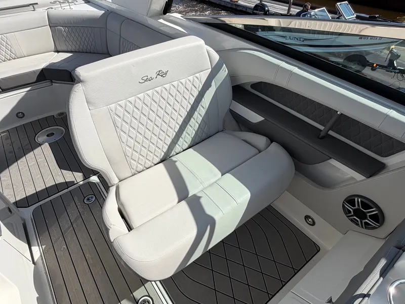 Slide: The Image of Sea Ray SLX 310 Outboard 2026 - 23
