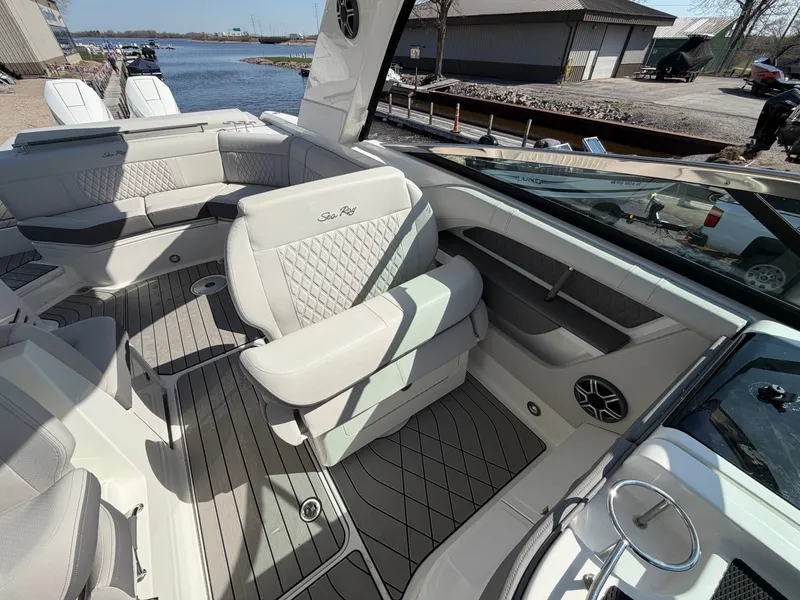 Slide: The Image of Sea Ray SLX 310 Outboard 2026 - 24