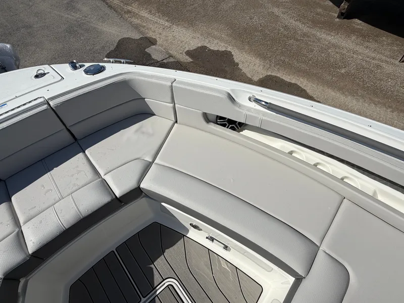 Slide: The Image of Sea Ray SLX 310 Outboard 2026 - 31