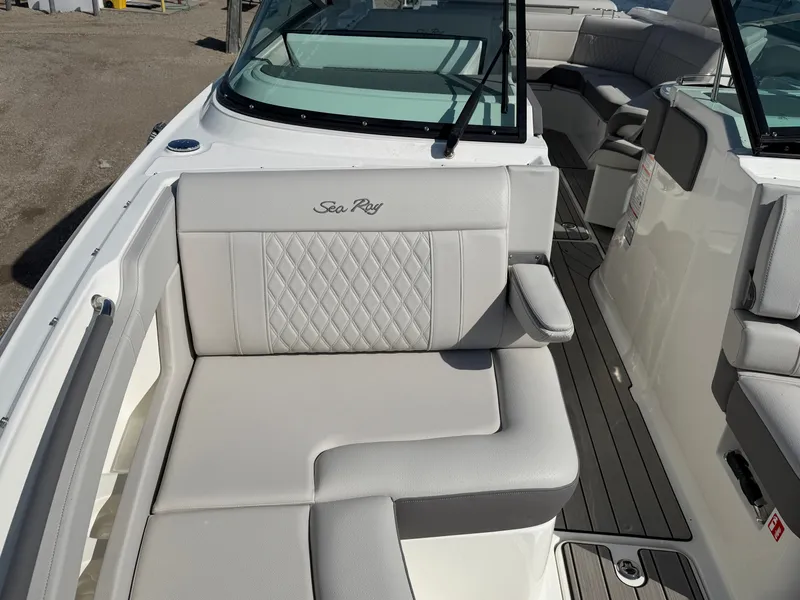 Slide: The Image of Sea Ray SLX 310 Outboard 2026 - 36